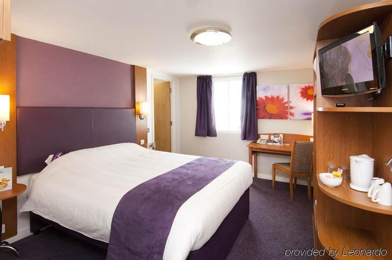 Premier Inn London Heathrow M4/J4 Hillingdon Eksteriør bilde