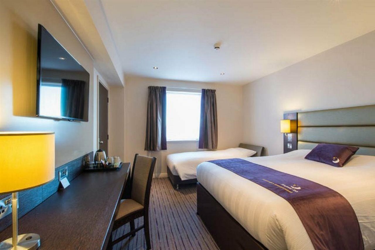 Premier Inn London Heathrow M4/J4 Hillingdon Eksteriør bilde