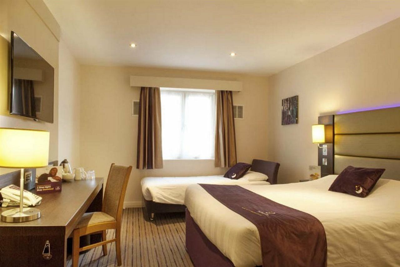 Premier Inn London Heathrow M4/J4 Hillingdon Eksteriør bilde