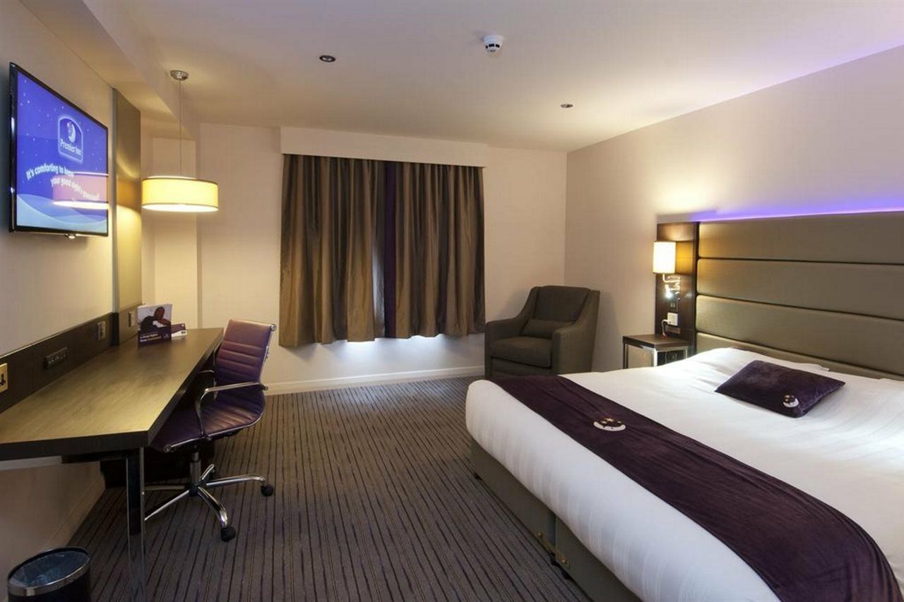 Premier Inn London Heathrow M4/J4 Hillingdon Eksteriør bilde