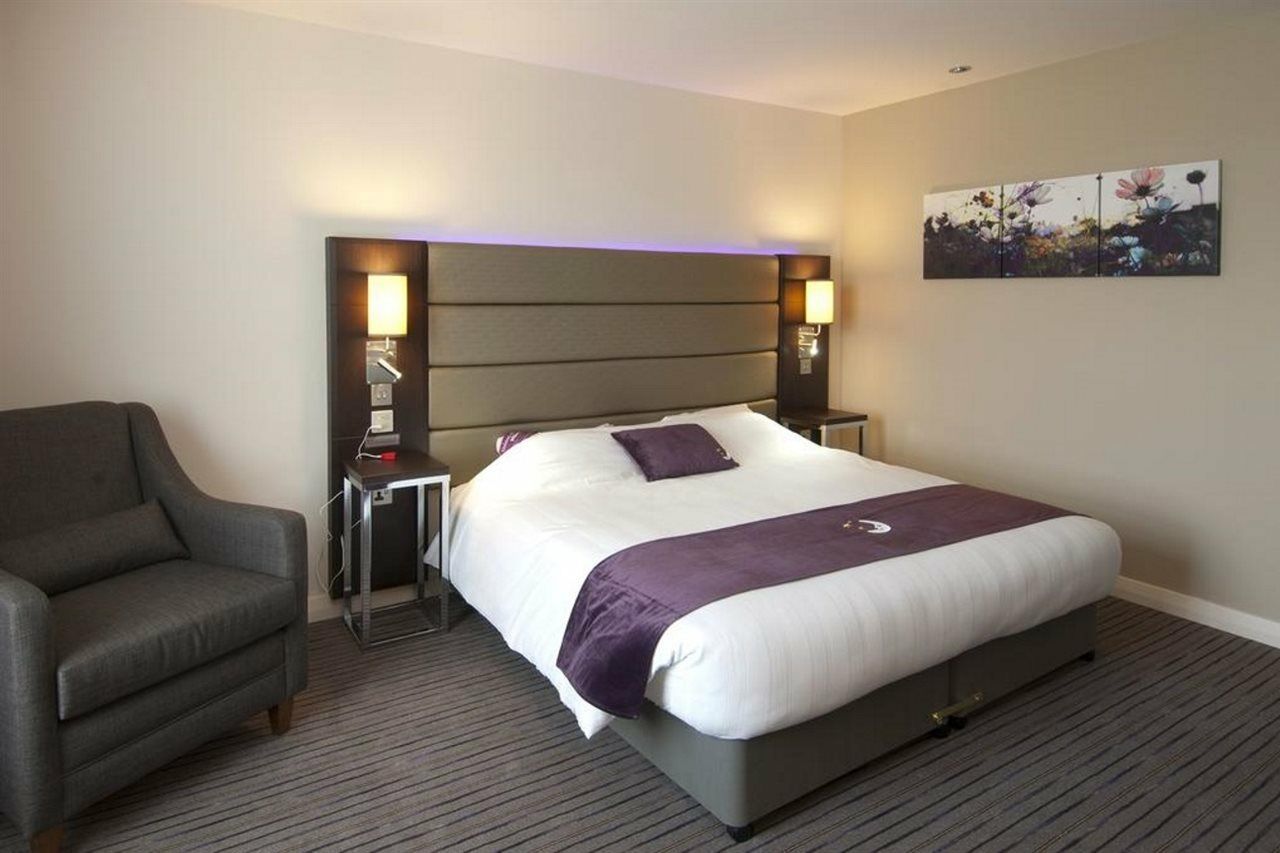 Premier Inn London Heathrow M4/J4 Hillingdon Eksteriør bilde